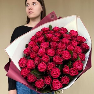 Букет из 49 местной розы "Адмирал" 